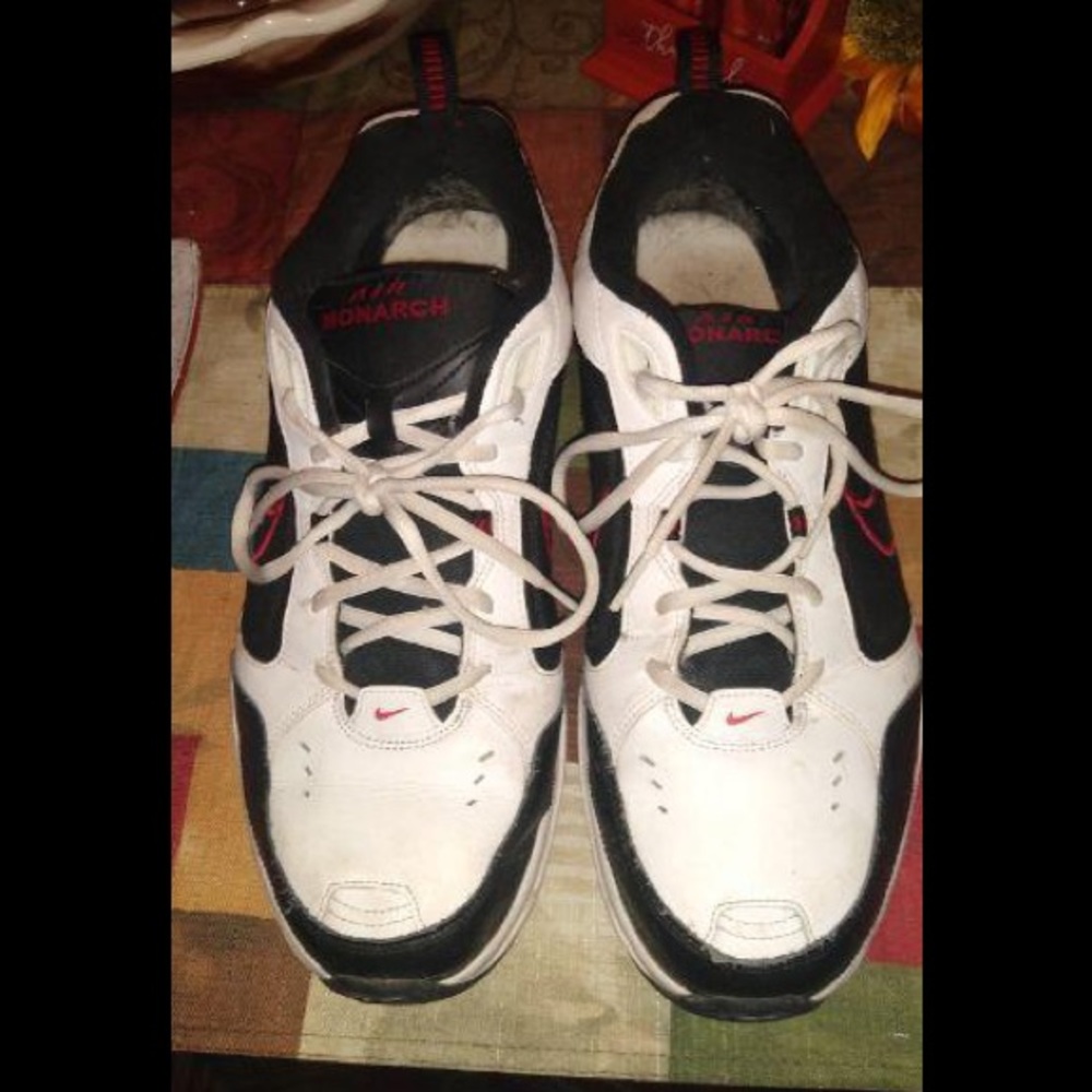 Nike Air Monarch